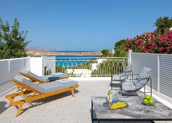 Shore Junior * Lindos (Rhodes)